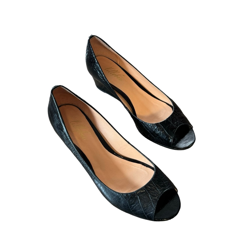 Women’s Lillybee Size 38 Black Patent Leather Embossed Wedge Heels.